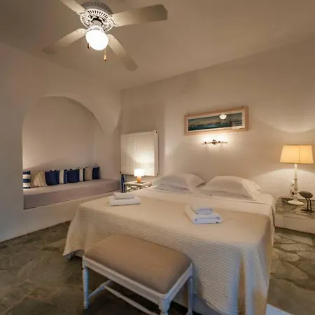 Willa Pure White Seven-bedroom - 4,736 Sq Ft Or 440sqm - Sleeps Up To 16 Drios