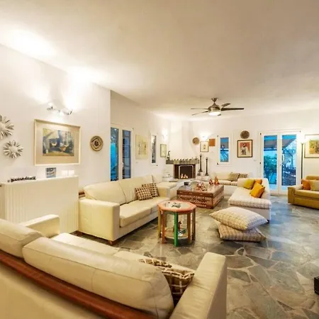 Willa Pure White Seven-bedroom - 4,736 Sq Ft Or 440sqm - Sleeps Up To 16