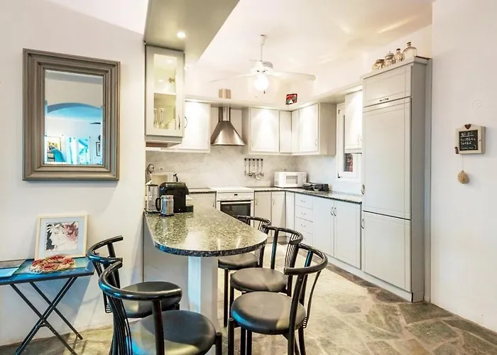 빌라 Pure White Seven-bedroom - 4,736 Sq Ft Or 440sqm - Sleeps Up To 16 *