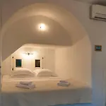 Villa Pure White Seven-bedroom - 4,736 Sq Ft Or 440sqm - Sleeps Up To 16 *
