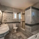 Villa Pure White Seven-bedroom - 4,736 Sq Ft Or 440sqm - Sleeps Up To 16 Drios