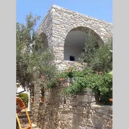 Pure White Seven-bedroom - 4,736 Sq Ft Or 440sqm - Sleeps Up To 16 * Drios