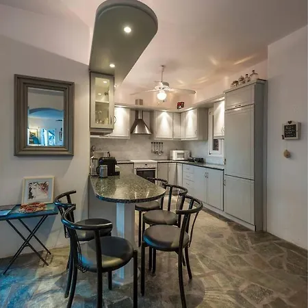 Pure White Seven-bedroom - 4,736 Sq Ft Or 440sqm - Sleeps Up To 16 Willa