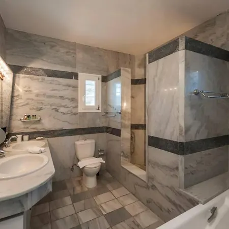 Willa Pure White Seven-bedroom - 4,736 Sq Ft Or 440sqm - Sleeps Up To 16 Drios