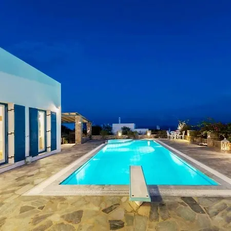 Villa Pure White Seven-bedroom - 4,736 Sq Ft Or 440sqm - Sleeps Up To 16