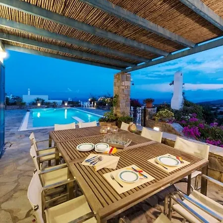 Villa Pure White Seven-bedroom - 4,736 Sq Ft Or 440sqm - Sleeps Up To 16